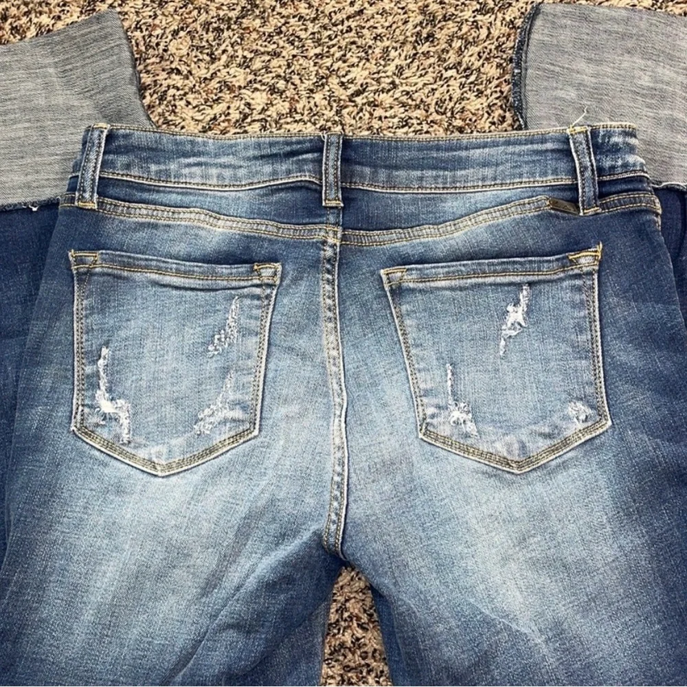 KanCan High Rise Distressed Cuffed Blue Jeans Size 11/29 - Picture 4 of 6